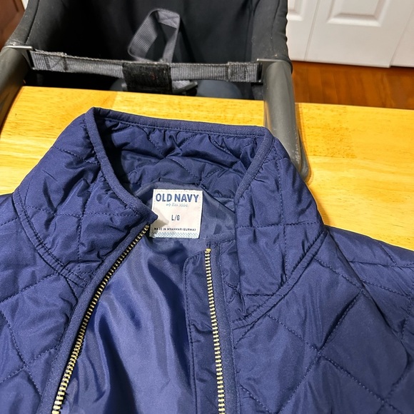 Old Navy women’s Deep Blue Quilted Puffer Jacket - Picture 3 of 5